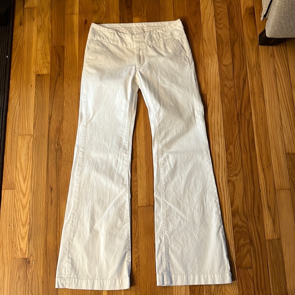 Low-Rise White Pant